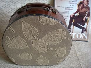 Lady Leaves Print Woodiness Retro Style Vintage Suitcases