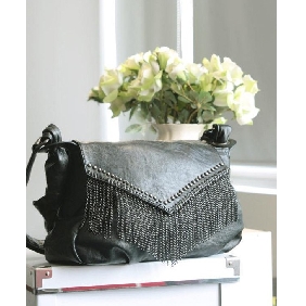 Women's Chain Tassel Rivets Retro One Shoulder Bag Messenger Bags