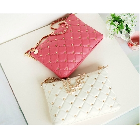 Women's Sheepskin Rivets Rhombohedrons Chain One Shoulder Bag Messenger Bag