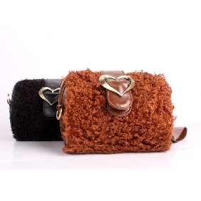 Ladies Vogue Mini Woolly Heart-shaped Buckle Shoulder Bags