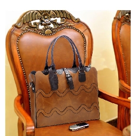 Ladies Korean Fashion Retro Corrugated Portable Briefcases  Ladies Korean Fashion Retro Corrugated Portable Briefcases